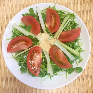 豆苗とトマトの チリマヨサラダ♪